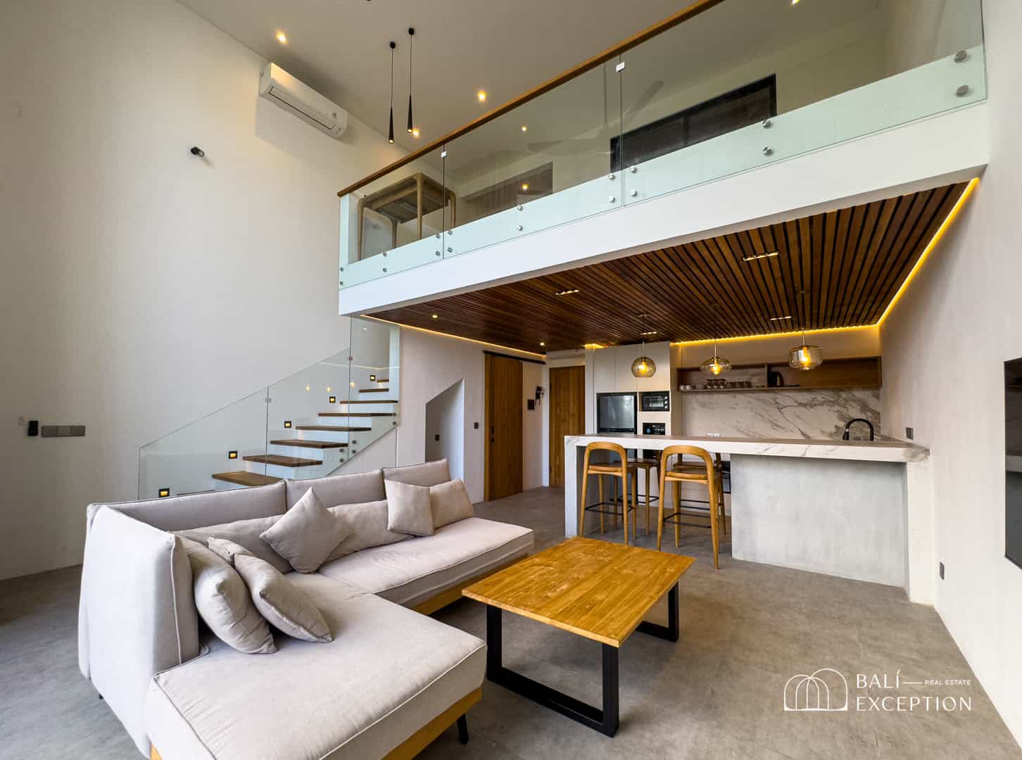 EXCLUSIVE 1 BEDROOM LOFT WITH TERRACE JACUZZI FOR SALE LEASEHOLD IN BERAWA BE-723 